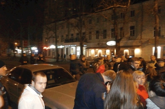 От постов в Фейсбуке – к действиям: николаевцы начали бороться с автобыдлом в реальной действительности