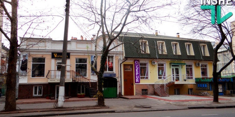 Лестница как камень преткновения: за что три года судятся известные в Николаеве люди – Вера Ветрова и Вячеслав Ряжских