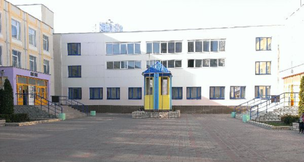 В Киеве 9 школьников отравились неизвестным веществом