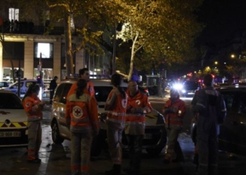 ЧП в Париже. Взрывы, стрельба и захват заложников