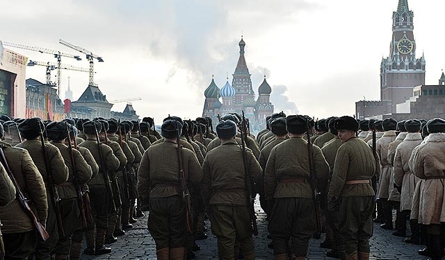 В Москве парад в честь 7 ноября