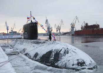 РФ обстреляла столицу ИГИЛ крылатыми ракетами. С подводной лодки