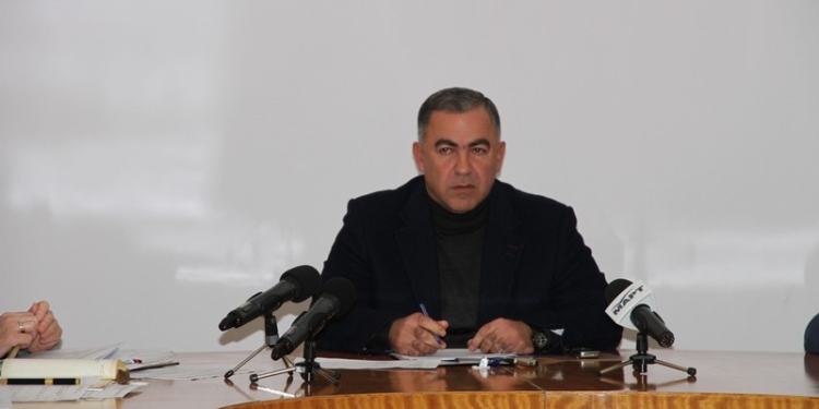 Юрий Гранатуров обещает, что этой зимой противогололедной смеси и лопат Николаеву точно хватит