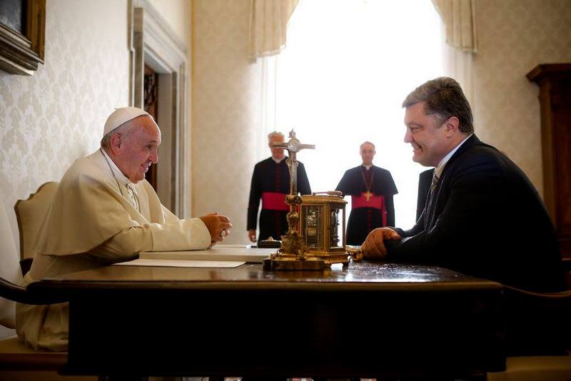 Папа Римский принял приглашение посетить Украину – Порошенко 5