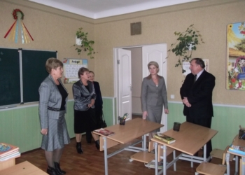 В Антоновской школе-интернате, где год назад обвалилась стена спальной комнаты мальчиков, начали строить новый корпус