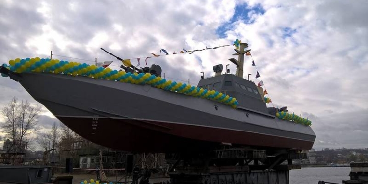 В Киеве спустили на воду первый в серии для ВМС бронекатер «Гюрза-М», спроектированный николаевским предприятием