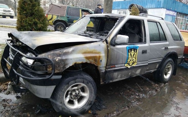 В Харькове сожгли “коктейлем Молотова” три машины “Айдара”