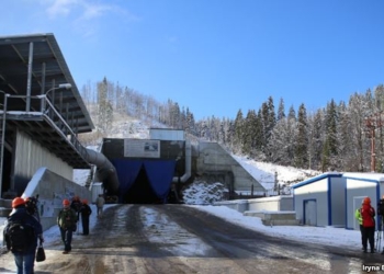 В Карпатах взрывы – так по австрийскому методу строят новый Бескидский тоннель