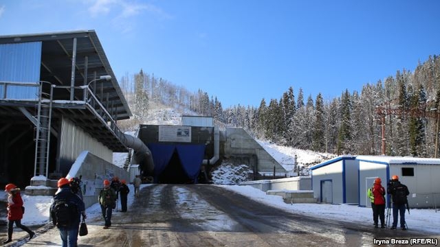 В Карпатах взрывы – так по австрийскому методу строят новый Бескидский тоннель