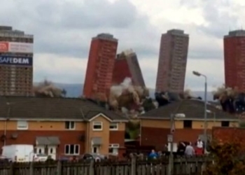 Портили вид из окна. В Глазго сровняли с землей 6 безликих многоэтажек