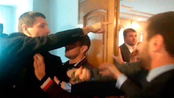 Нардеп Парасюк избил СБУшника