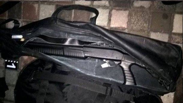 Полиция задержала 20 вооруженных бандитов, которые захватили фабрику под Киевом 1