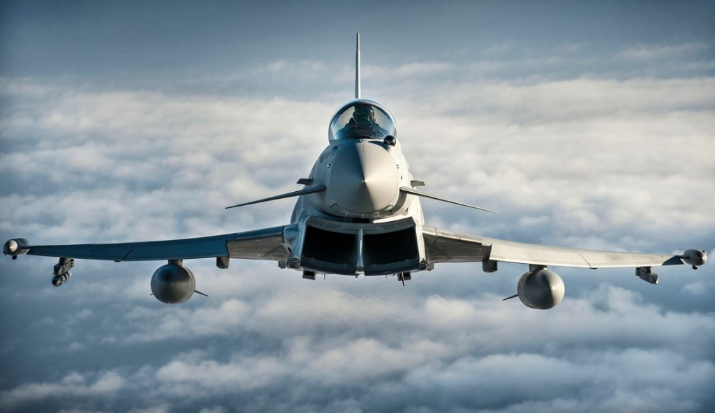 Британские истребители Typhoon подняли на перехват российских Ту-160 1