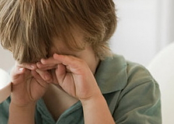 Жестокость. В РФ воспитательница детдома закрыла ребенка в пожарном ящике, а потом избила