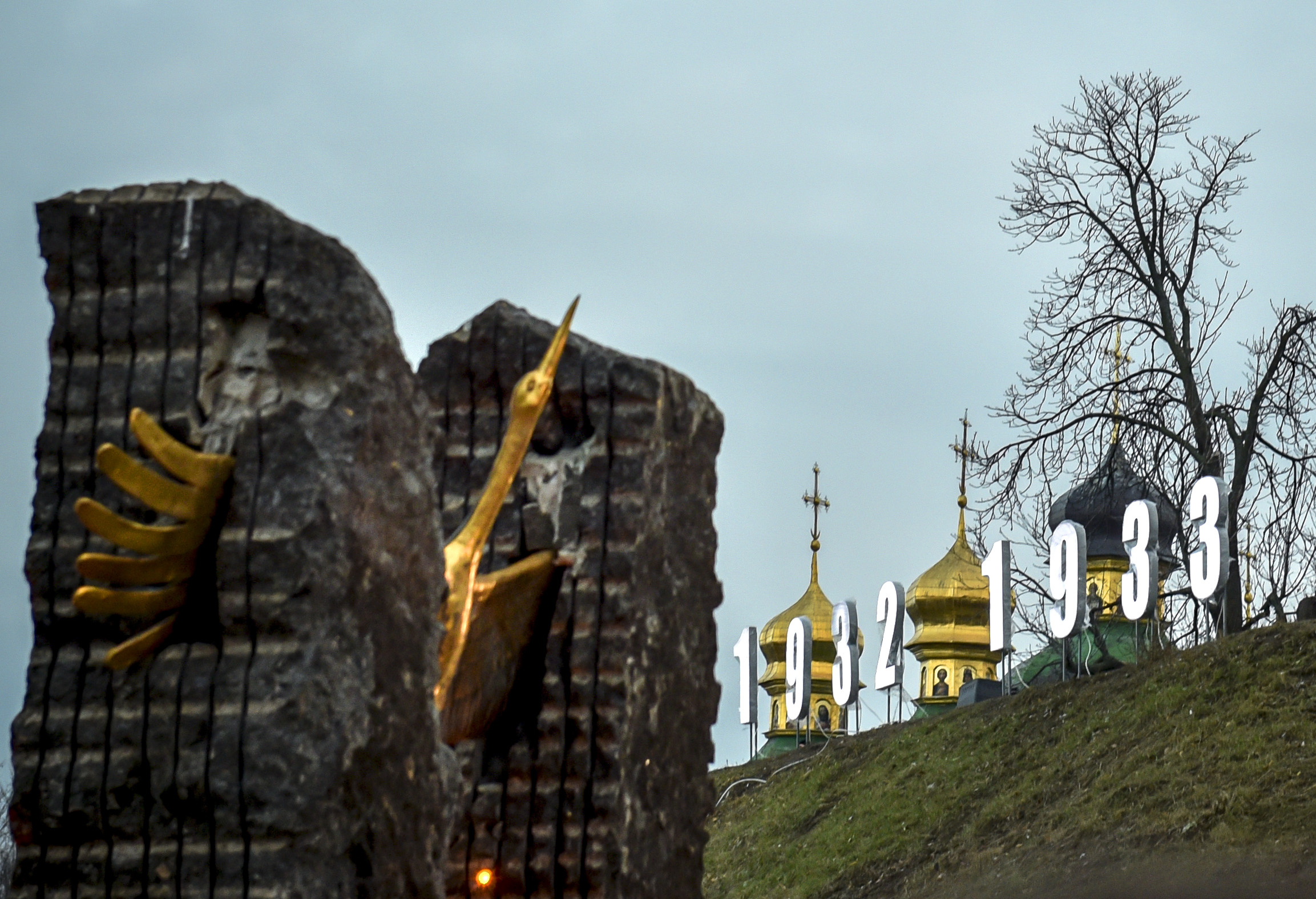 У Порошенко извинились за скандал у памятника Голодомору