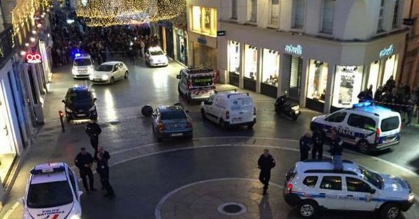 На севере Франции неизвестные захватили заложников