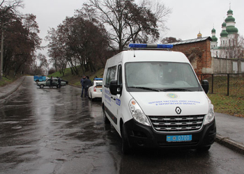 Перестраховались. В Чернигове подорвали подозрительный чемодан возле участка