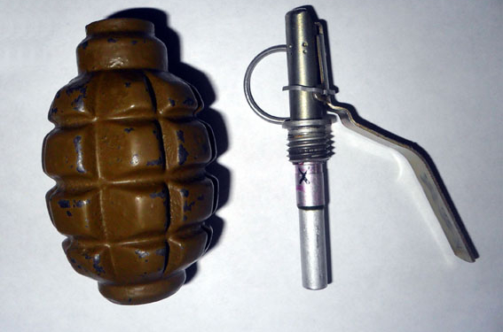 На Мариупольском автовокзале нашли боевую Ф-1