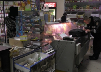 В Николаеве неизвестные в масках ограбили магазин – вынесли 2500 гривен