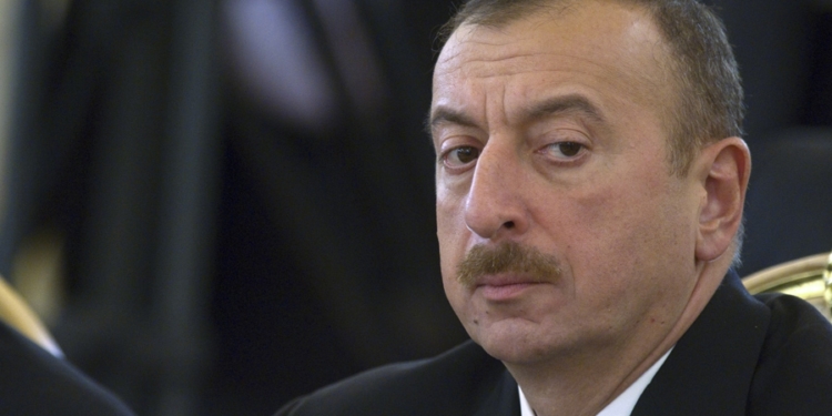 Партия Алиева заявляет об уверенной победе на парламентских выборах в Азербайджане