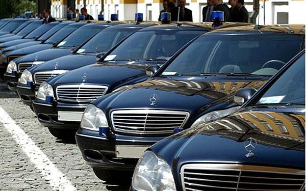 В Киеве обстреляли автобазу Верховной Рады