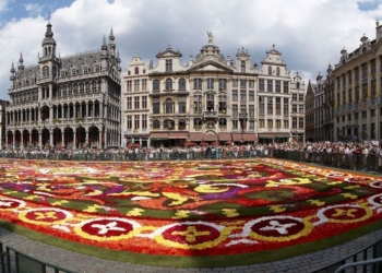 В Бельгии ищут нескольких террористов, у одного может быть бомба