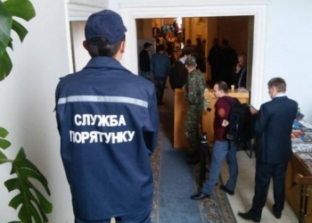 Собака с полицией приезжала, но бомбу в ВР не нашла