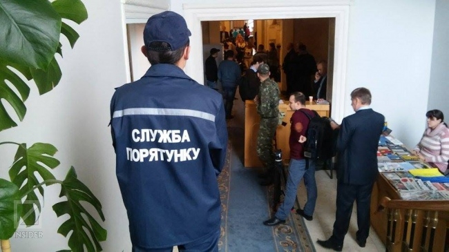 Собака с полицией приезжала, но бомбу в ВР не нашла