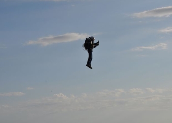 В США прошел первый полет реактивного ранца JB-9 – индивидуального летательного приспособления