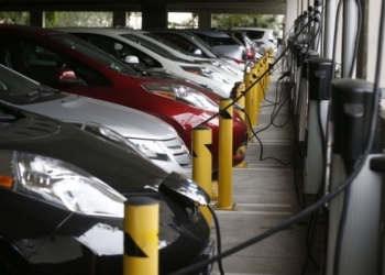 Нардепы отменили пошлину на импорт электромобилей