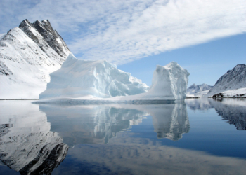 В Гренландии раскололся ледник, таяние которого может повысить уровень мирового океана