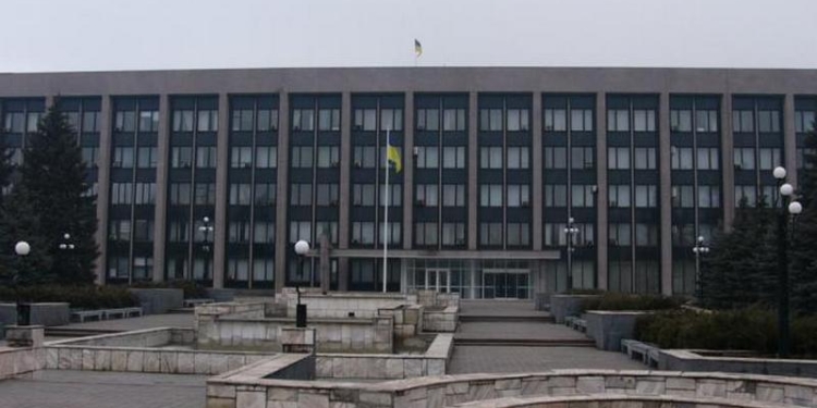 В Кривом Роге МВД ищет взрывчатку в здании горисполкома, где должно было состояться заседания городского избиркома