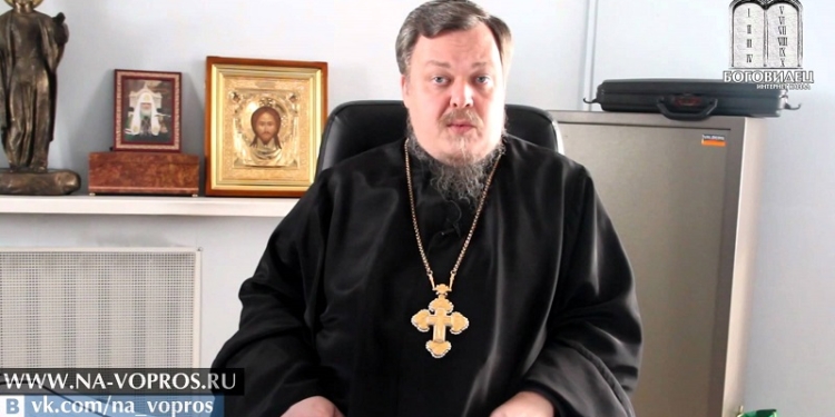 Церковь в РФ хочет “реализовать идеалы Святой Руси, халифата и СССР”