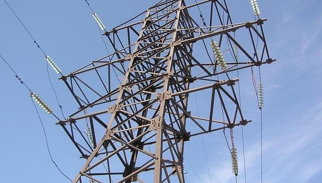 “Укрэнерго” прекратило ремонт крымской ЛЭП по требованию активистов