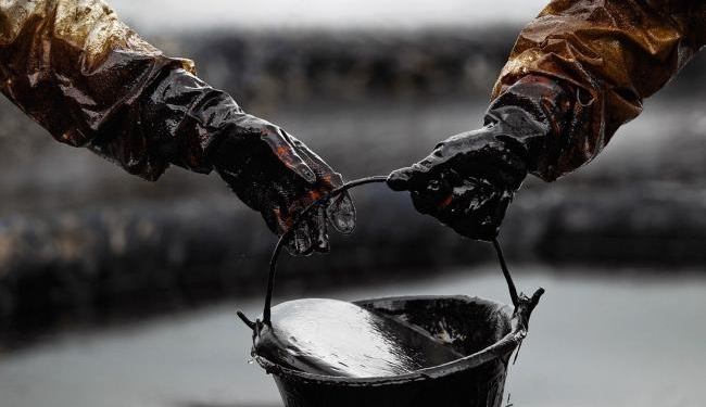 Нефть Brent торгуется около 44 долларов за баррель