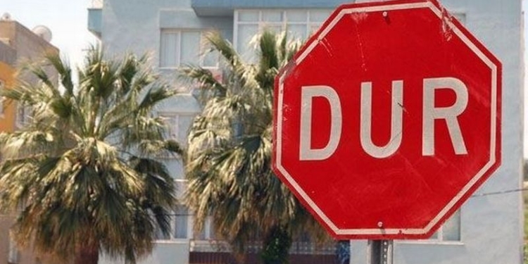 Крупнейший российский туроператор прекратил продажу путевок в Турцию