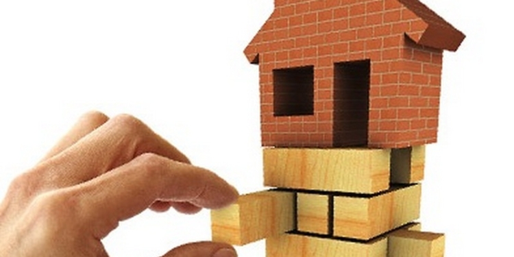 Нехилый самозастрой площадью 1 тыс.кв.м: на ул.Флотской в Николаеве на берегу Ингула решили построить дом