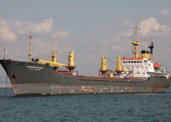 Нефтяные пятна на Ингуле от затонувшего 3 года назад сухогруза появляются в Николаеве до сих пор