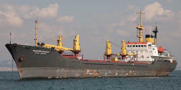 Нефтяные пятна на Ингуле от затонувшего 3 года назад сухогруза появляются в Николаеве до сих пор