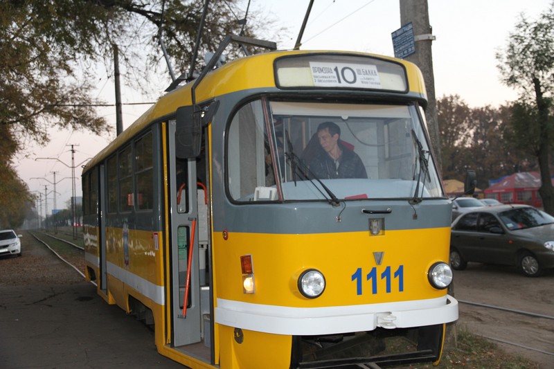 В Одессе трамвай сошел с рельсов и насмерть сбил мужчину 1