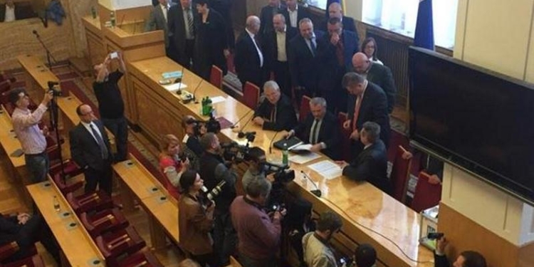 Закарпатский облсовет не сумел с первого раза избрать председателя