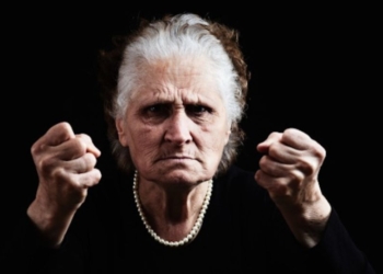 На Николаевщине подрались две 73-летние женщины, одна из них госпитализирована