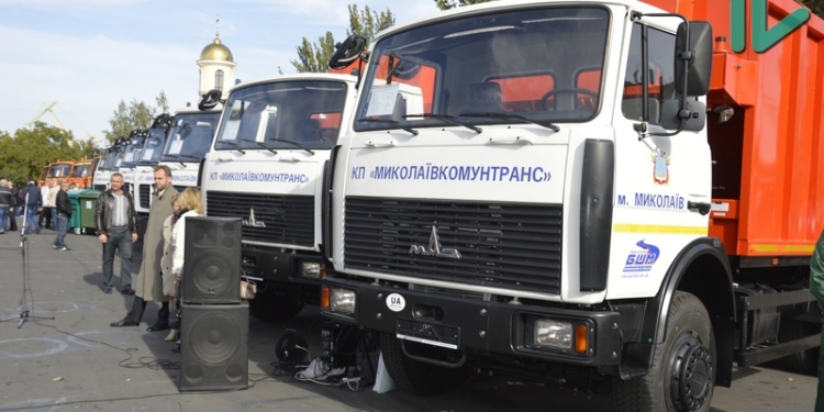 Николаев купил ещё один мусоровоз за 1,5 миллиона гривен