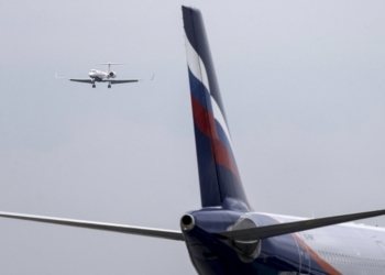 Правительство запретило транзитные полеты российских авиакомпаний через Украину