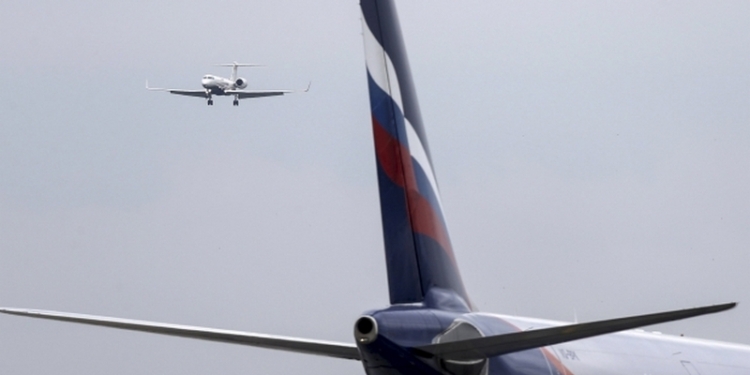 Правительство запретило транзитные полеты российских авиакомпаний через Украину