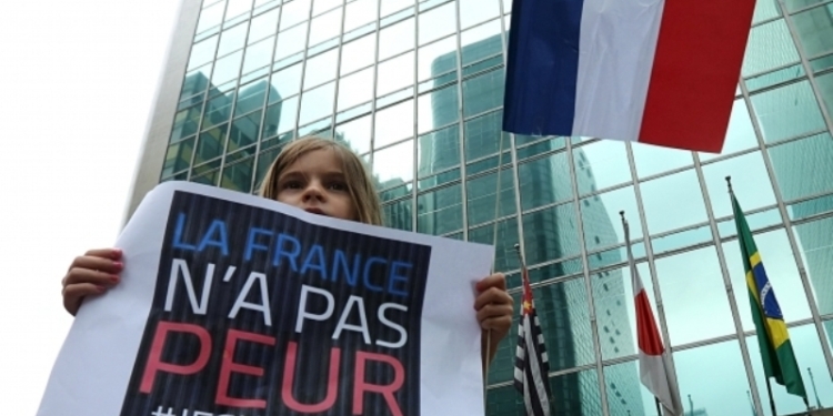 Французская полиция начала широкомасштабные рейды в поисках причастных к терактам в Париже