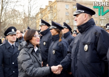 «Я думаю, они хорошие»: присягу 484 полицейских Николаева приняла Хатия Деканоидзе