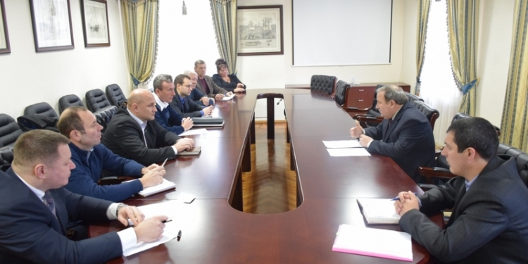 Николаевские власти заверяют, что катер «Каботажный спуск – Малая Корениха» будет ходить и в 2016 году