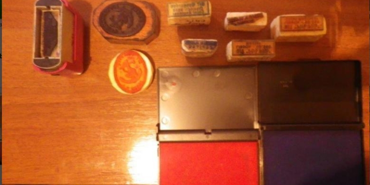 Украинец вез в Крым клише для проставления оттисков в судовых документах