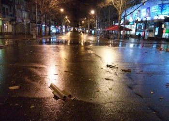 Непогода в Николаеве. Советскую забросало обломками шифера